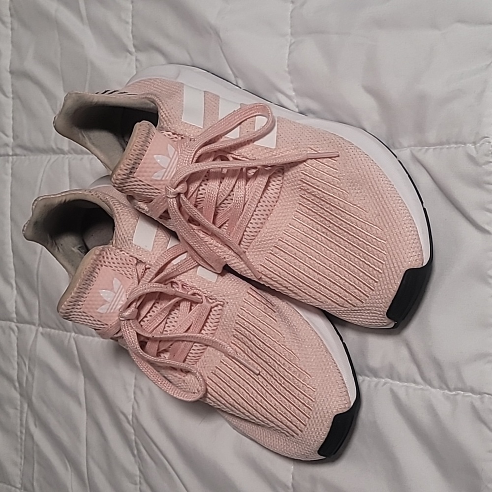 Pink lightweight Adidas women's sz 10